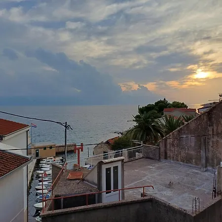Lina * Gradac (Split-Dalmatia)